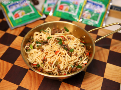 发愁家人早餐？试试雪菜牛肉拌面，十分钟上桌全家爱吃