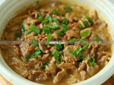 牛肉金针菇砂锅：懒人快手菜，孩子爱吃