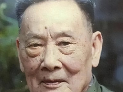 1960年开国上将拜访鸡场老农，背后故事不简单