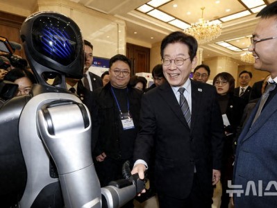 韩国总统李在明访华第四天在上海，夫妻二人行程满满