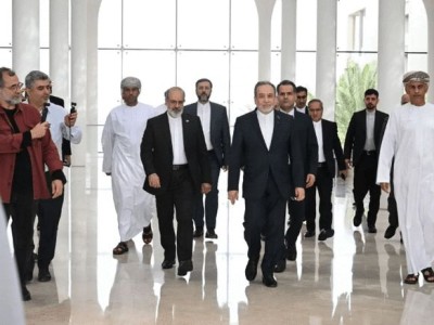 伊朗划红线美军登航母 两国对峙风险仍未解除