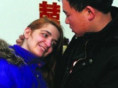 黄毛没人要，灌醉大叔嫁给他，如今幸福吗？