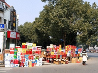 今年回农村过年发现大变化：车多路堵，网购成主流年货方式