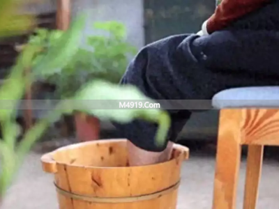 日常养生睡前泡脚有讲究，方式不对小心身体吃不消