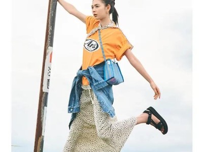 今年流行长款半裙，款式清凉舒适，适合不同场合