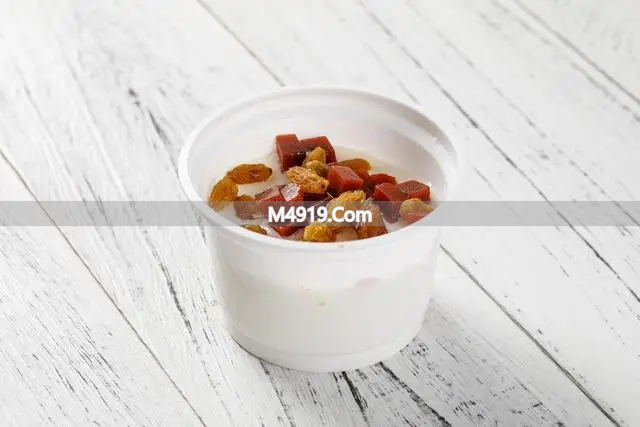 早上空腹喝酸奶有益吗？多维度分析给你科学饮用参考