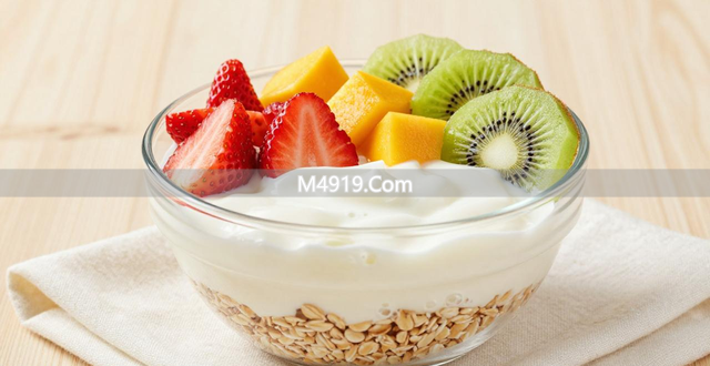 早上空腹喝酸奶有益吗？多维度分析给你科学饮用参考