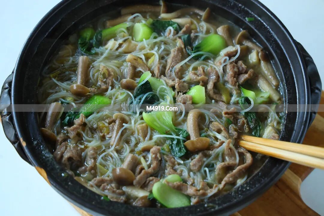 天冷犯懒不想做饭？牛肉米粉煲，营养美味一锅端