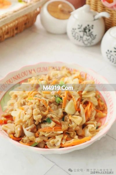 春天餐桌必备鲜脆笋丝炒肉丝，做法及养生知识全分享