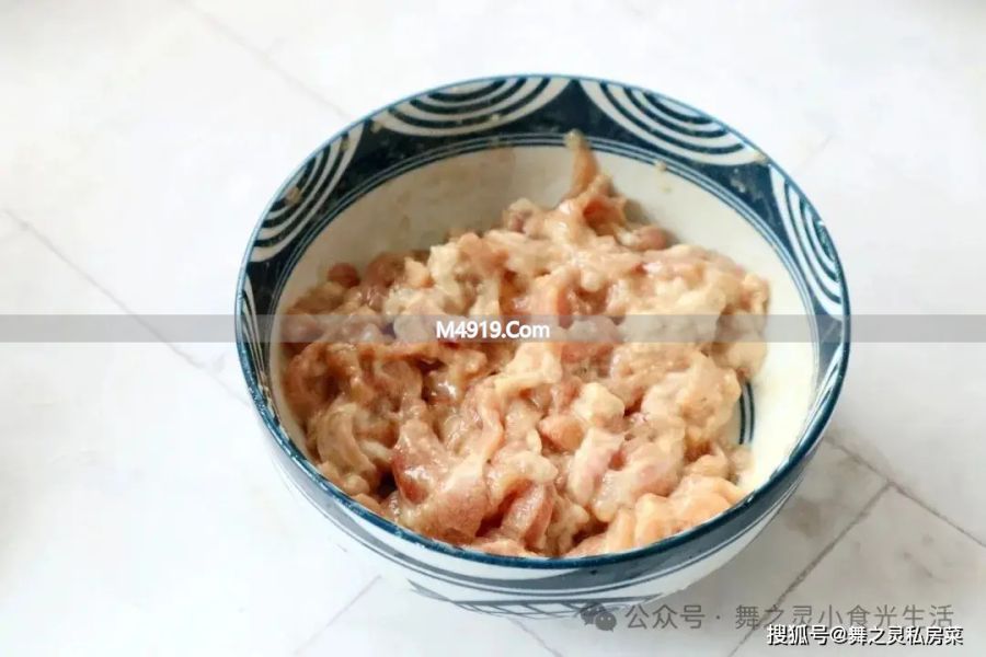 春天餐桌必备鲜脆笋丝炒肉丝，做法及养生知识全分享