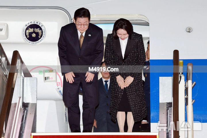 孙红雷x张艺兴文_卢老爷的表情包_