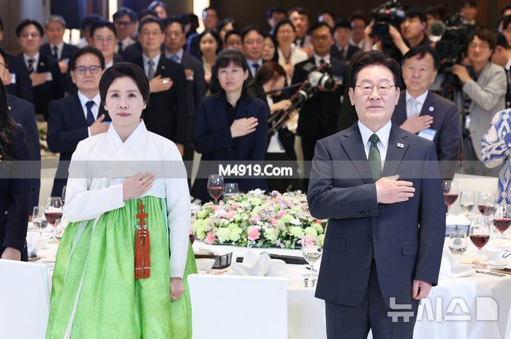 印度首富夫人舞蹈_印度夫人_