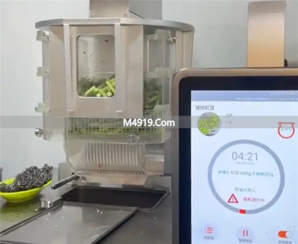 杭州社区食堂引入智能炒菜机器人，降本增效还契合健康理念