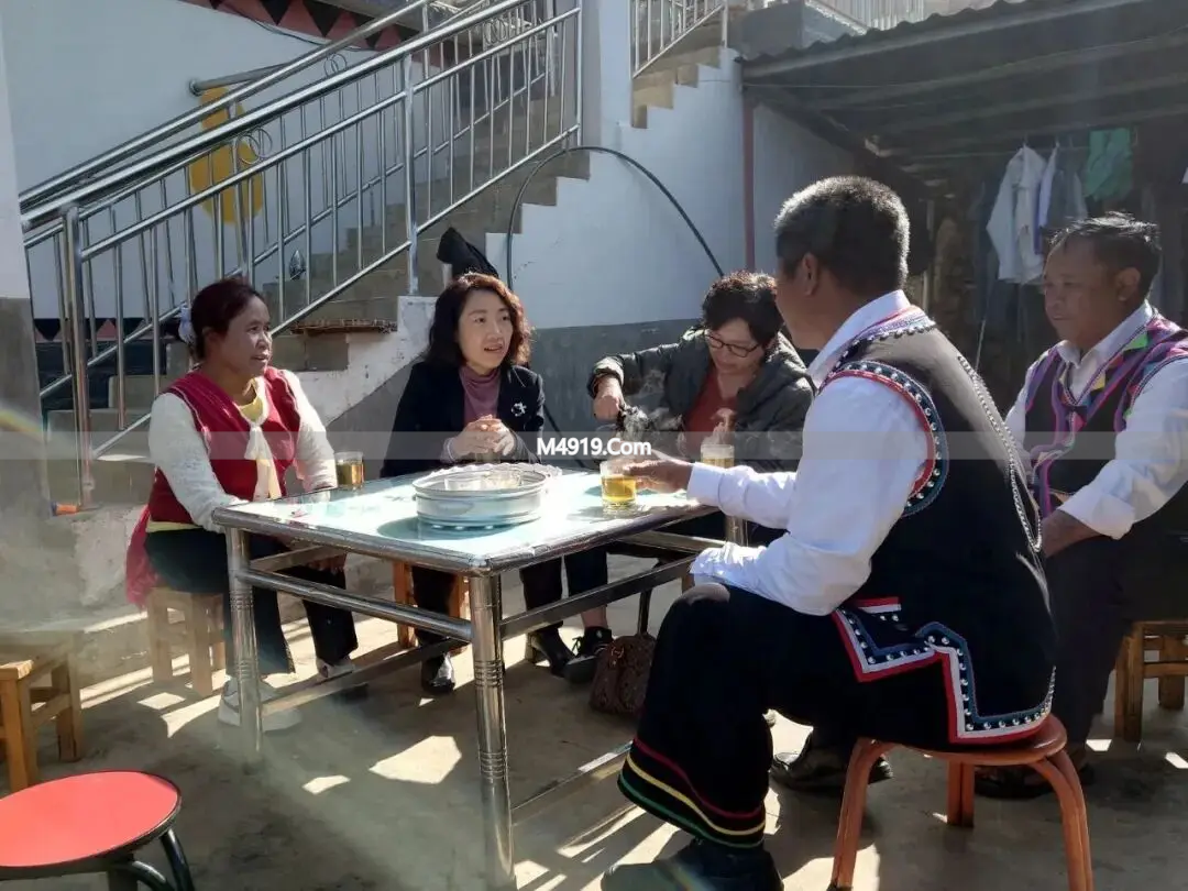 全国政协委员黄玮四年履职：让快消失的声音别没了