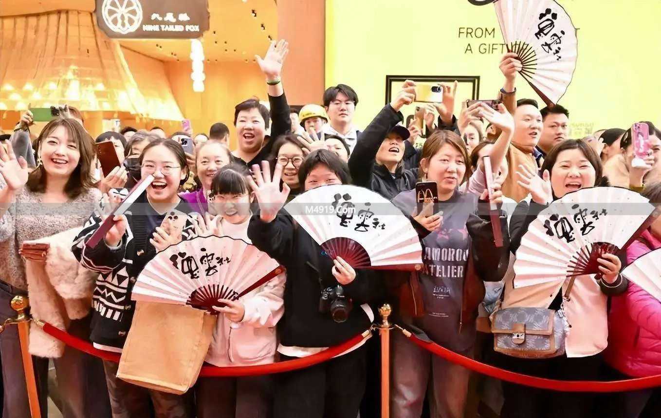 德云社成都首店开业引热潮，24小时后却乱象丛生、郭德纲被指责