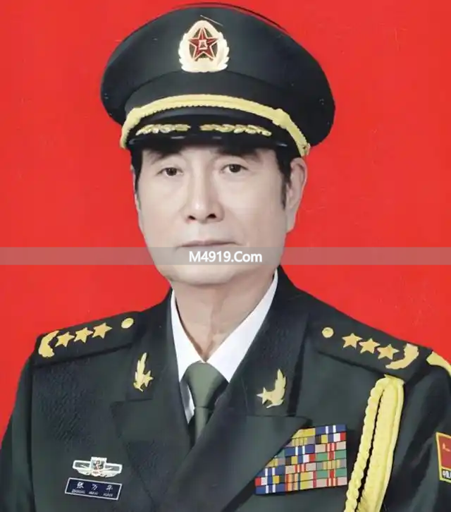 军委副主席最高服役年龄是多少？正大军区级有何规定？