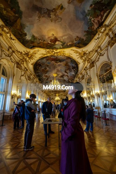 美泉宫室内参观票价格及镜厅、百万厅特色介绍