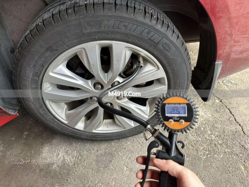 上高速前必查这4个地方，爆胎死亡率70%