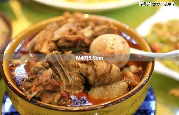 合肥美食三绝：老母鸡汤、吴山贡鹅、酥鸭米面
