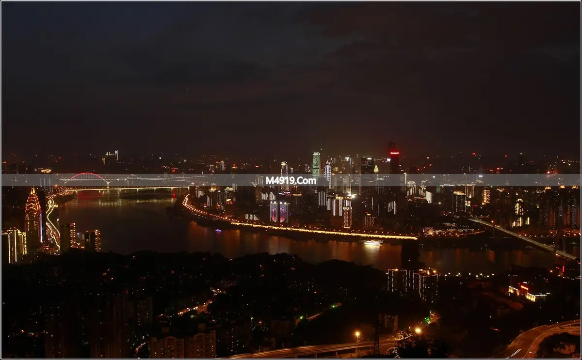 重庆人的性格特点：热辣直爽，码头文化下的家庭与娱乐特色