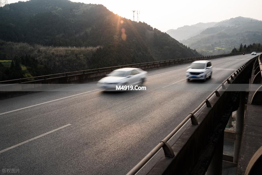 高速保命铁律！老司机讲清3个注意事项，新手速看