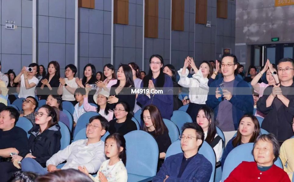 毕业季好活动！孩子演戏剧变得更自信