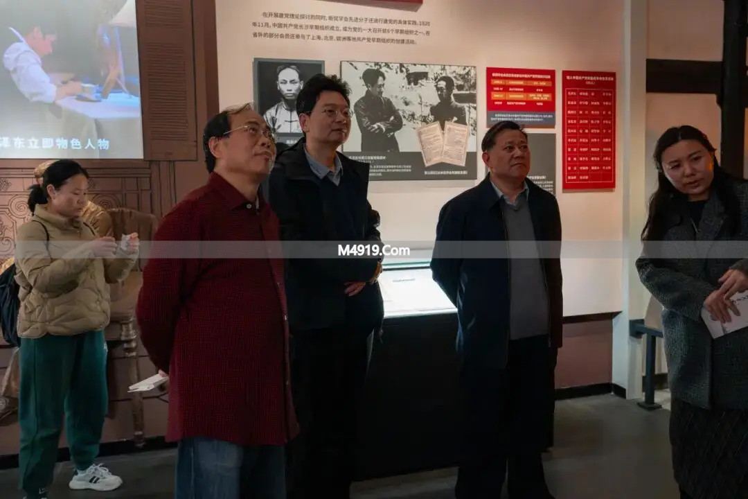 3月11日鄢福初亲临新民学会旧址调研考察，历史文化保护再添新动力，称赞诗词文化墙建设