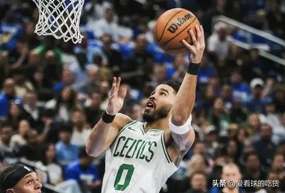 凯尔特人赢魔术拿赛点，塔图姆遭恶犯仍率队3-1领先