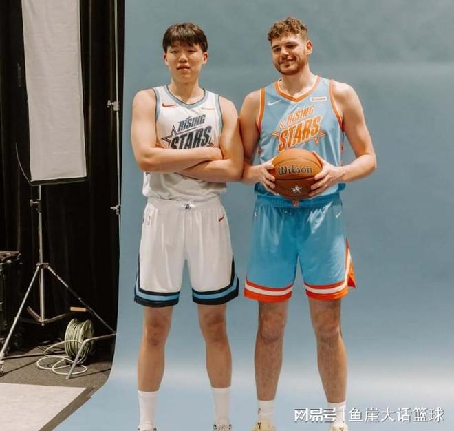 NBA新星对决：杨瀚森10分全队第二，火箭探花率队逆转