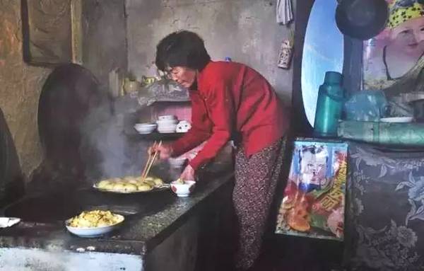 当年你为我拼命，如今你病了我咋能不管？