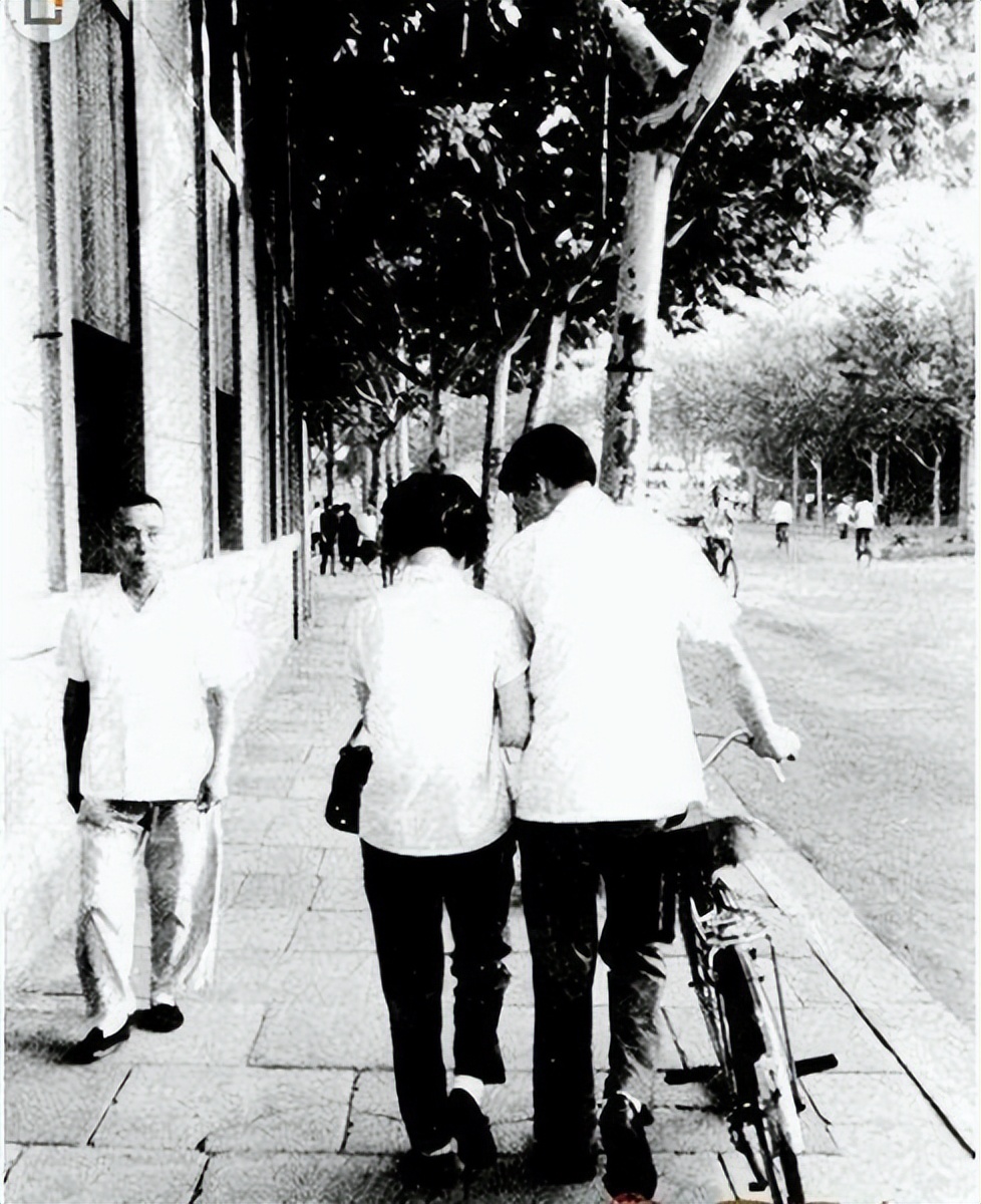 年轻时偷溜见媳妇，竟被她这张床差点送走？