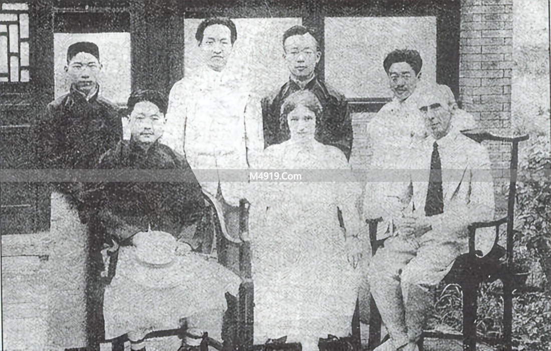 陆小曼从北平名媛到上海遗孀，获聘馆员后的惊讶与疑惑