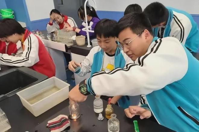 取消中小学副科呼声高涨，英语排第二，第一名你猜到了吗？