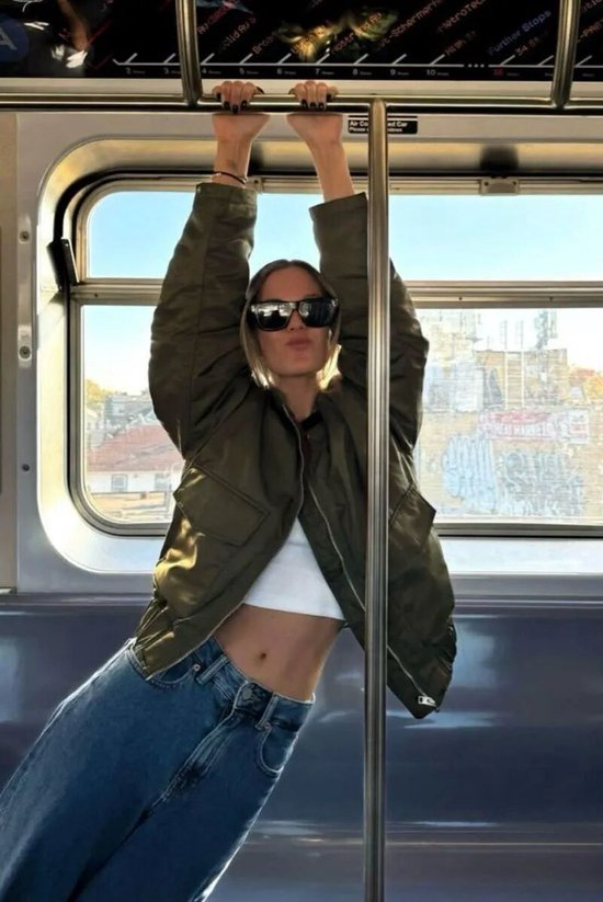 老照片翻新修复 压箱底旧照也能重见天日