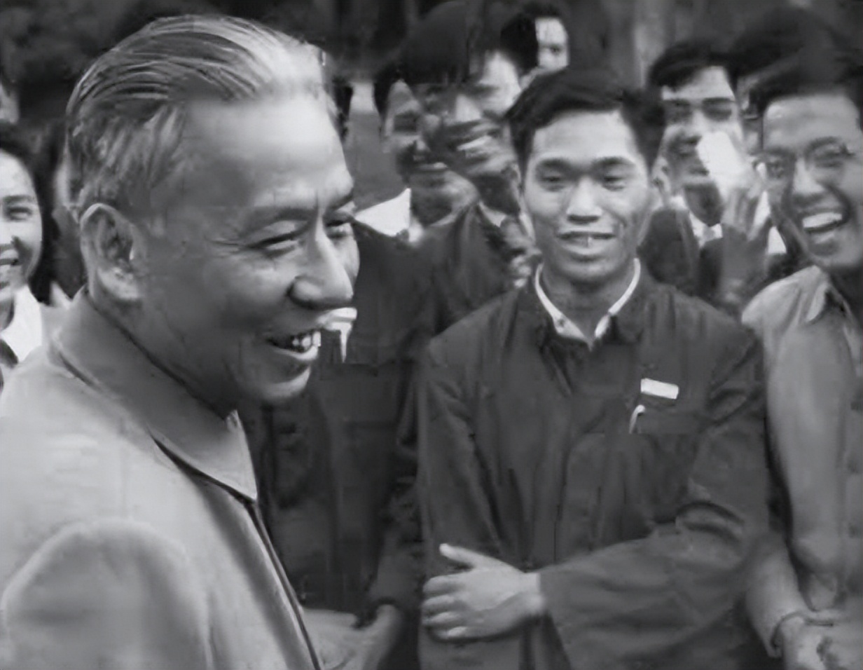 1961年刘少奇视察南昌，水静巧施妙计留宿革命家