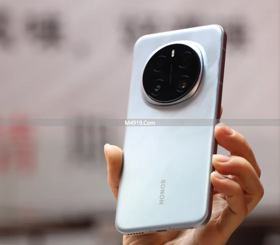 国产手机大内存版本溢价高，网友转投价格跳水老款旗舰