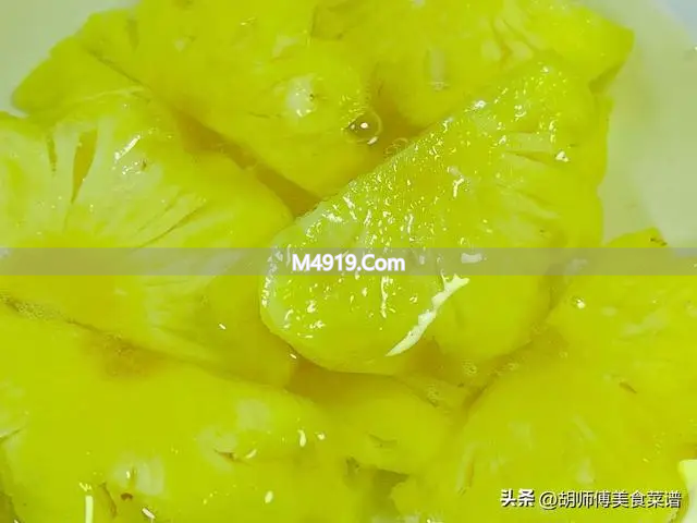 今年菠萝超便宜，10元4个超甜！教你做菠萝干当零食