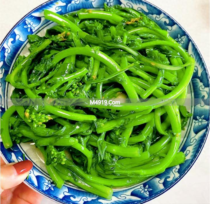 冬天吃这菜心菜苔好处多，简单烹饪超美味，赶紧试试