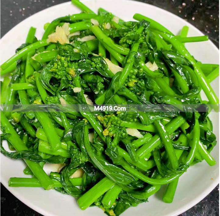 冬天吃这菜心菜苔好处多，简单烹饪超美味，赶紧试试