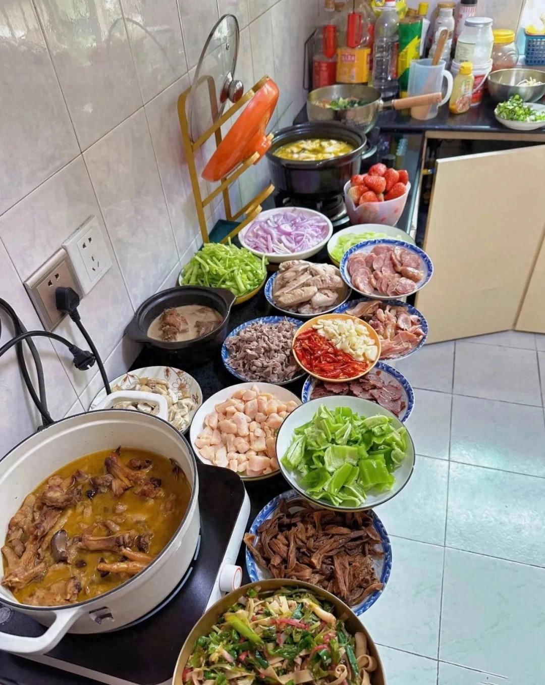 舅妈群里说今年不用拜年，炸出全家真心话