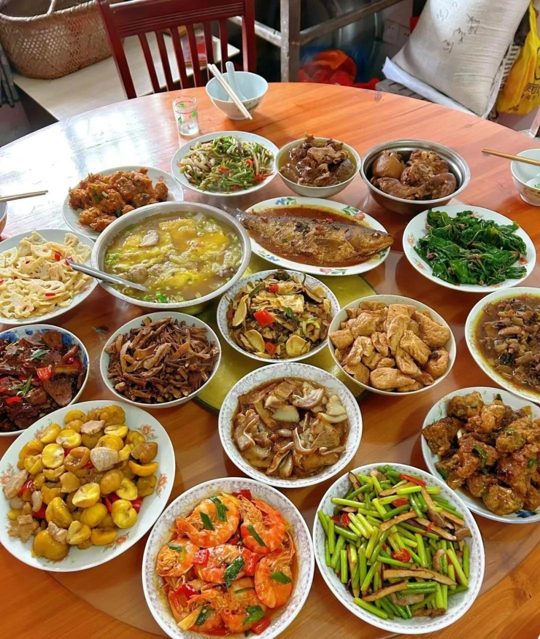 舅妈群里说今年不用拜年，炸出全家真心话