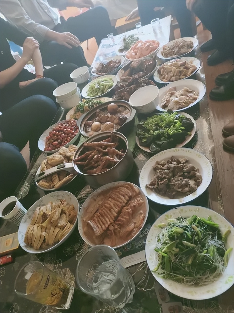 “今年不用来拜年了”，舅妈的一句真心话，炸翻了家庭群__“今年不用来拜年了”，舅妈的一句真心话，炸翻了家庭群