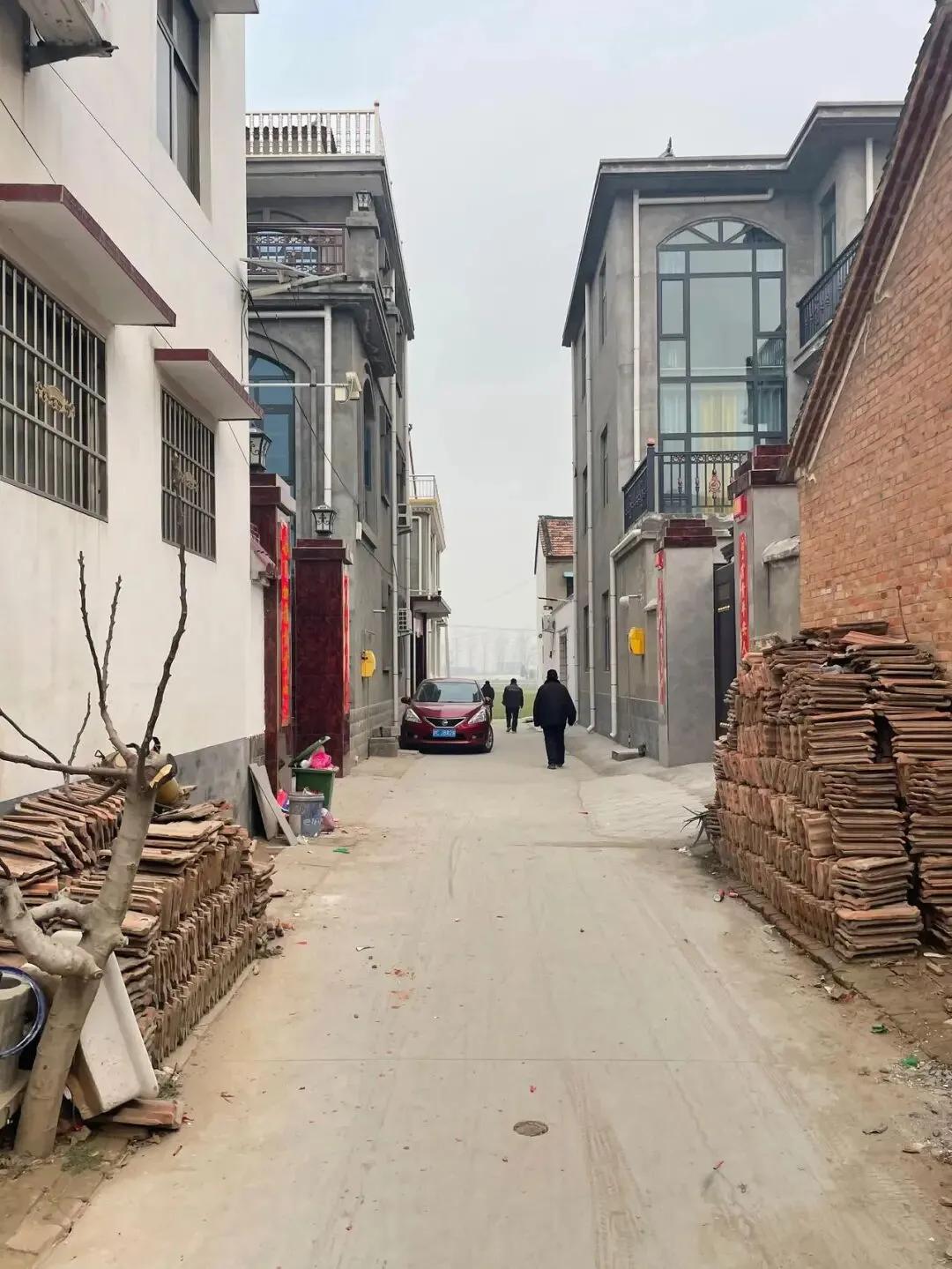 现如今，农村的攀比风，好像被风慢慢地给刮过去了_现如今，农村的攀比风，好像被风慢慢地给刮过去了_