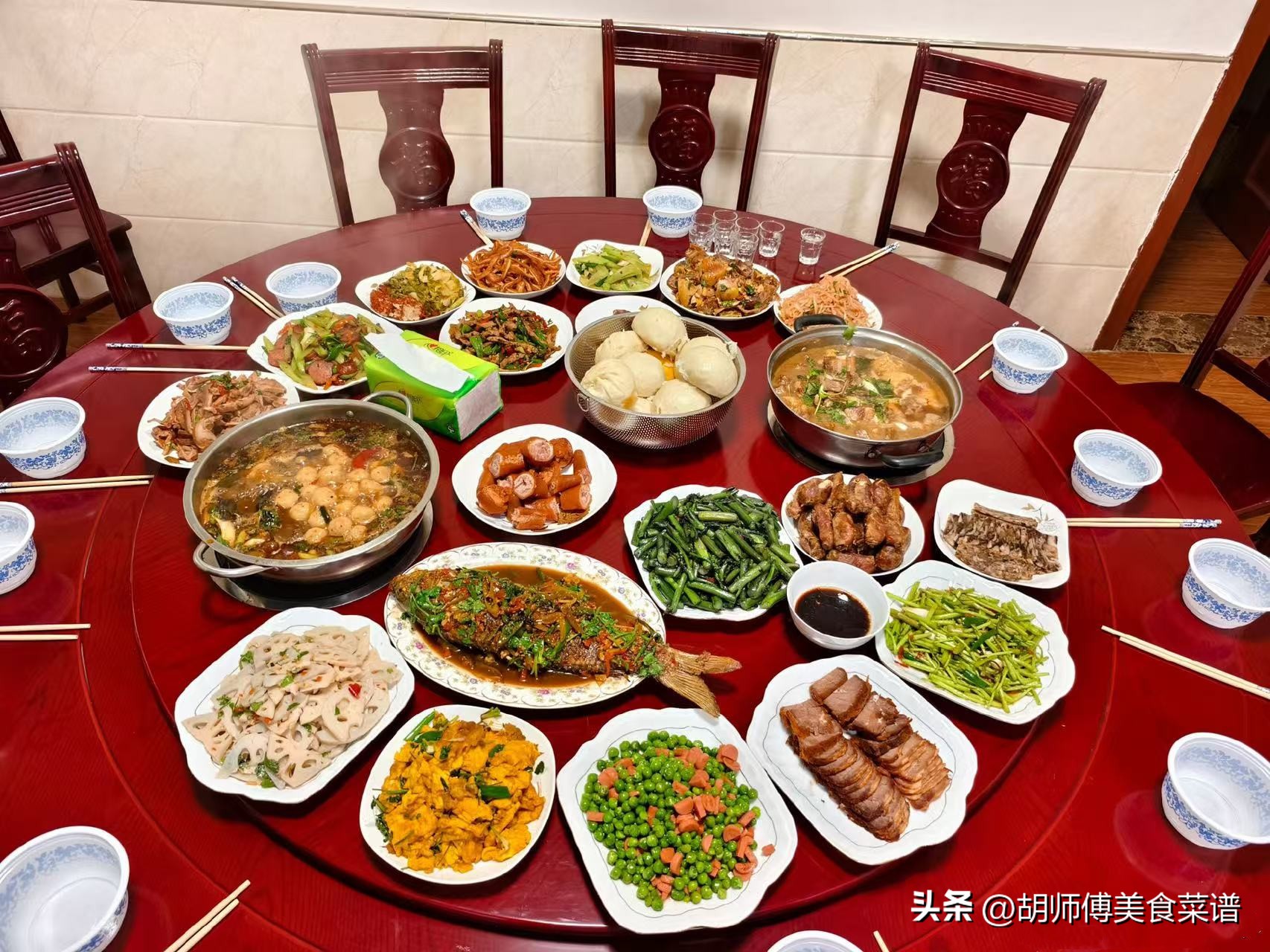 兄妹五人年夜饭大比拼，职业差距悬殊，最后一桌让人心酸