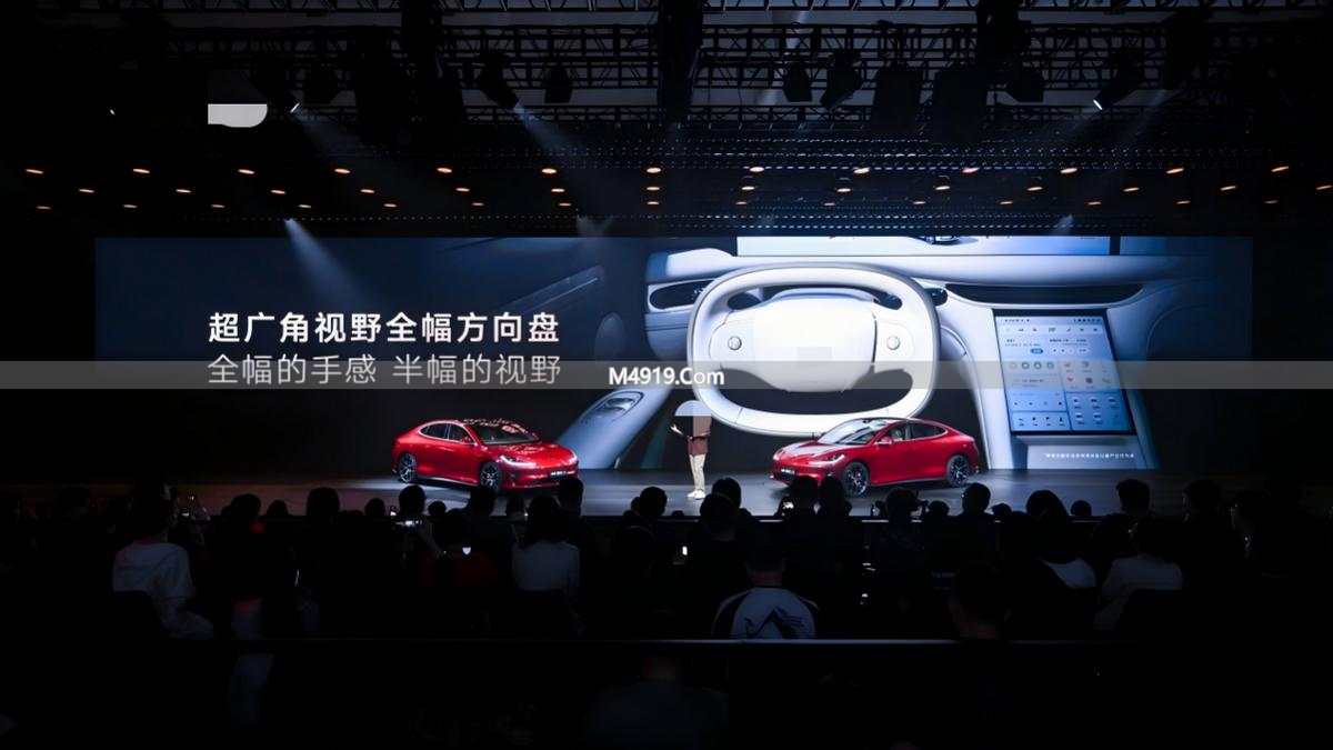 2027 年起半幅式方向盘禁用于新款乘用车，安全硬伤成焦点