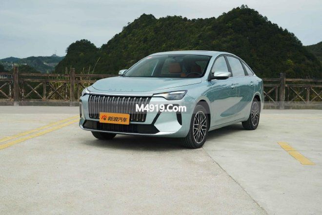 全新荣威i6：A+级国民家轿，颜值空间动力全都要