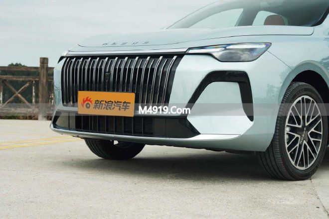 全新荣威i6：A+级国民家轿，颜值空间动力全都要