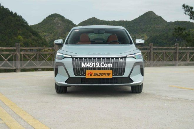 全新荣威i6：A+级国民家轿，颜值空间动力全都要