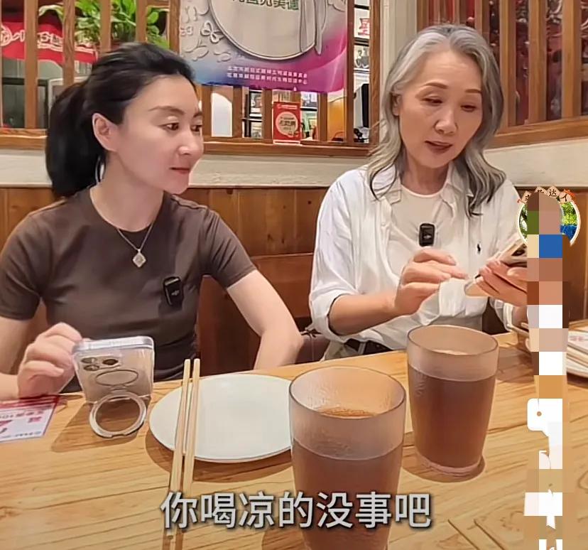 令人羡慕的婆媳关系！奕姐与儿媳相处和睦，儿媳怀孕超顺利