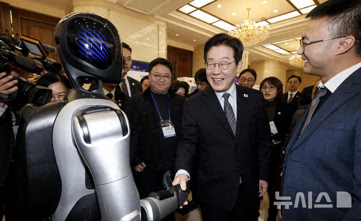 韩国总统李在明访华第四天在上海，夫妻二人行程满满